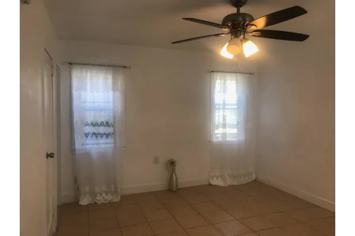$1350 : Apartamento Estudio image 3