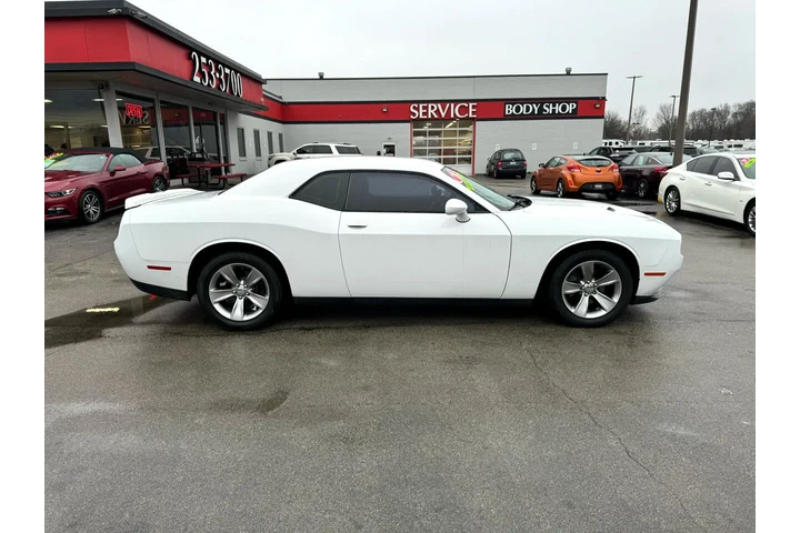 $19980 : 2020 Challenger SXT RWD image 3