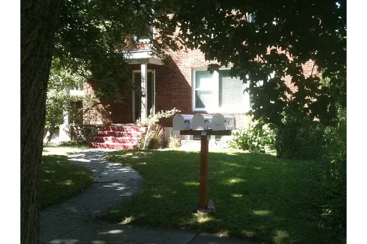 $1100 : Spacious 1BR 2BA $1100 image 1