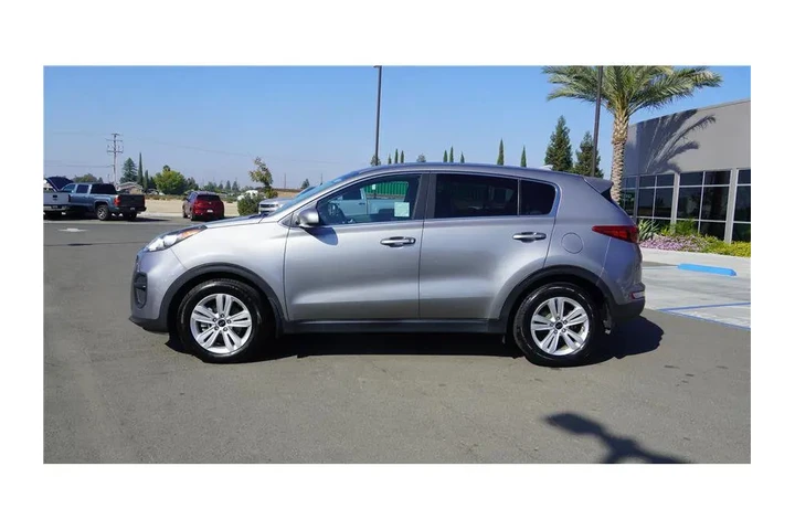 $9984 : 2019 Sportage LX image 9