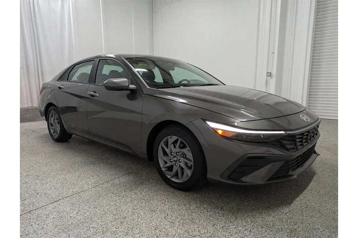 $21897 : Hyundai ELANTRA 2024 SEL 4dr image 2
