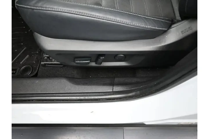 Mitsubishi Outlander 2023 SE image 7