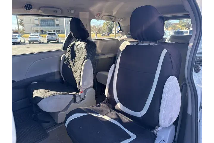 $9999 : Toyota Sienna 2016 AWD LE 7- image 9