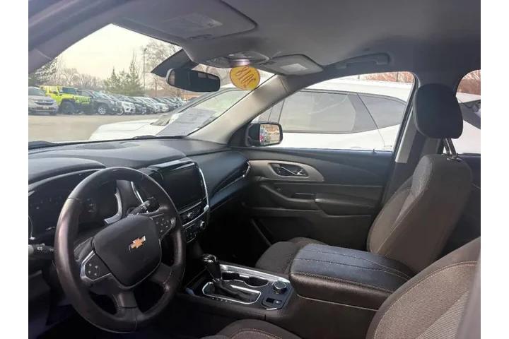 $14950 : 2018 Traverse LT Cloth image 9