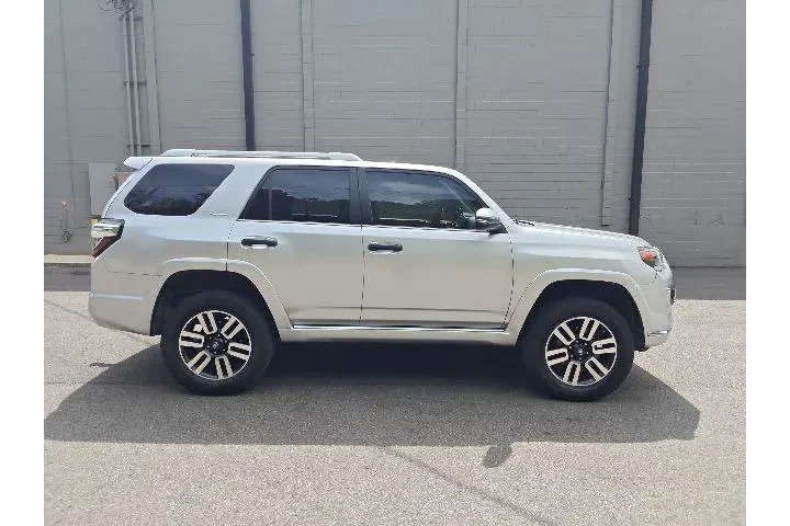 $16990 : Toyota 4Runner 2014 4x2 Limi image 2