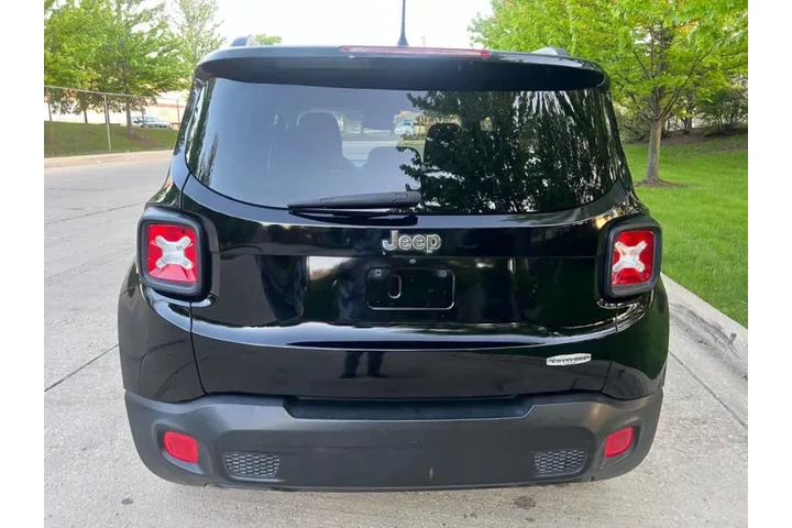 $9997 : 2017 Renegade Latitude image 6