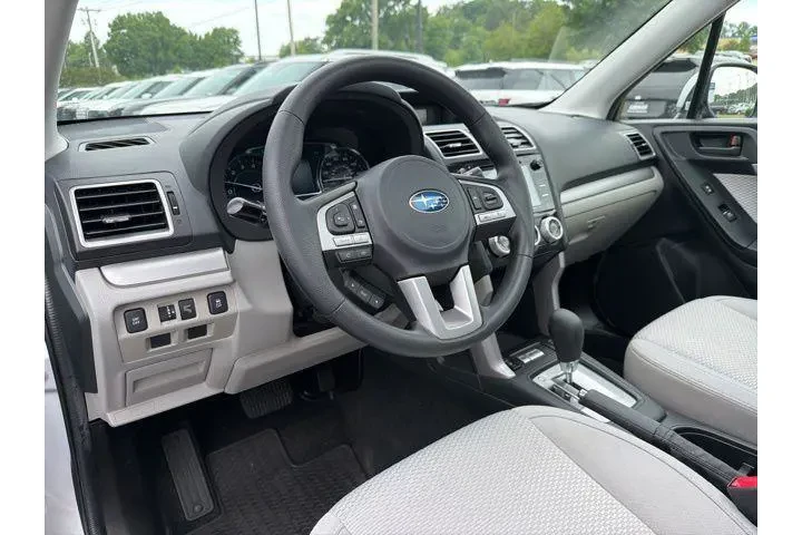 $21659 : Subaru Forester 2018 AWD 2.5 image 10