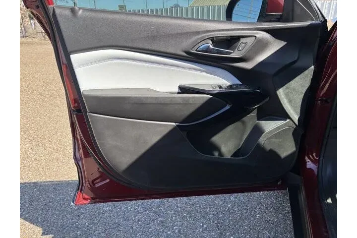 $22375 : 2025 Trax LT image 10