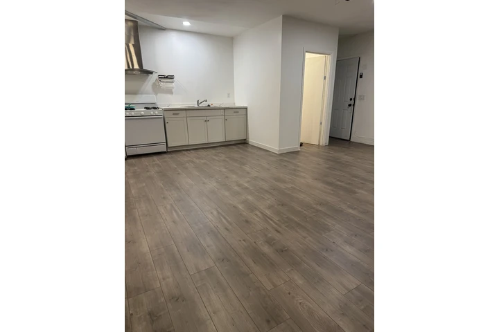 $1450 : Se renta  estudio image 2