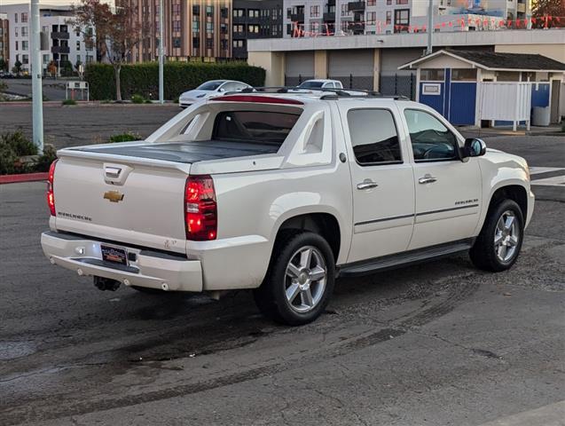 $17988 : 2013 Avalanche LTZ image 6