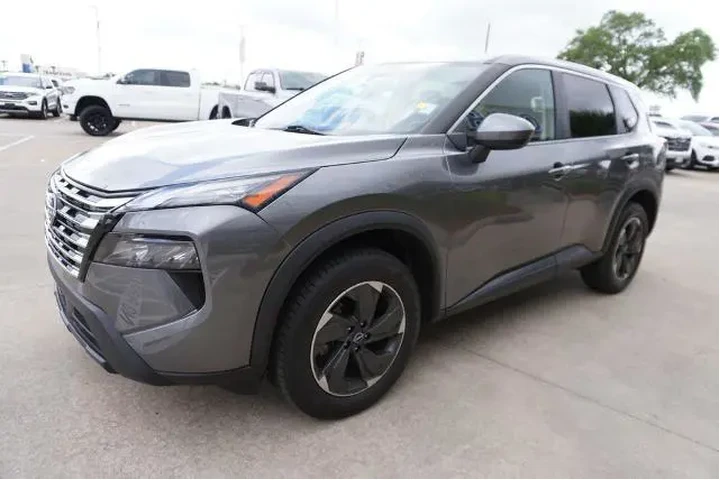 $23288 : Nissan Rogue 2024 SV 4dr Cro image 3