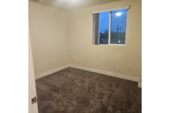 $875 : SE RENTA CUARTO image 2