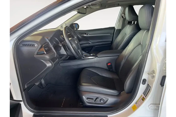 $27500 : Toyota Camry 2019 XLE V6 4dr image 2