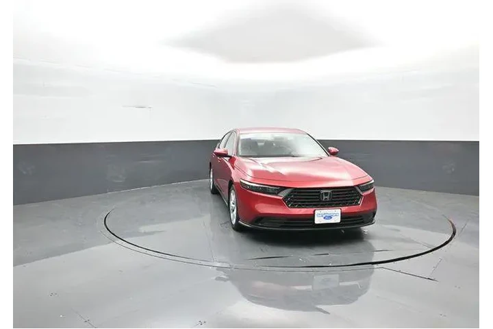 $23902 : Honda Accord 2023 LX 4dr Sed image 2