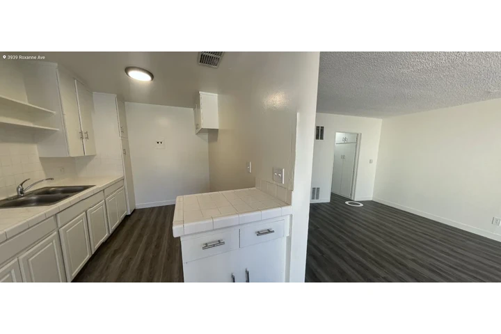 $1895 : Westland @ Roxanne Apartments image 3