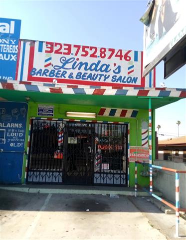 Lindas Barber and Beauty salon image 1