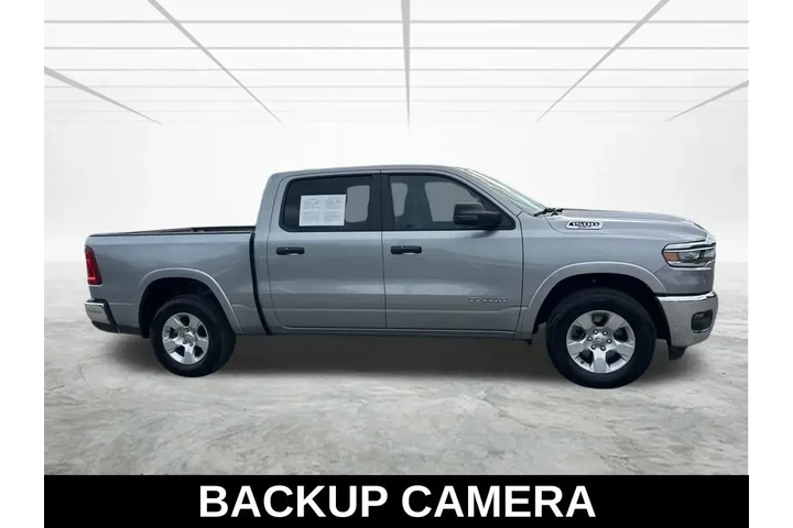 $33339 : Ram 1500 2025 4x4 Big Horn 4 image 4