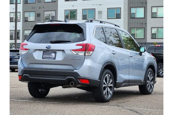 $23495 : 2024 Forester Limited image 10
