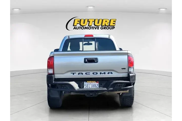 $29997 : Toyota Tacoma 2017 4x4 TRD O image 5