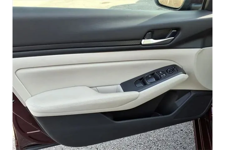 $20595 : Nissan Altima 2024 2.5 SV 4d image 5