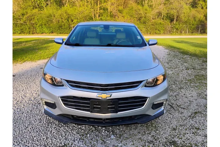 $10997 : 2017 Malibu Premier image 3