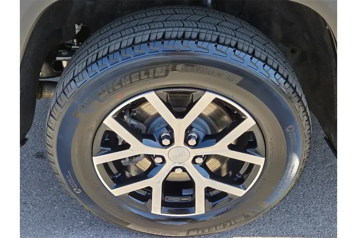 $33950 : Jeep Grand Cherokee L 2024 4 image 9