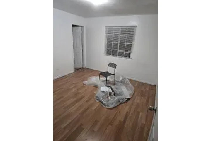 SE RENTA CASA DE ENFRENTE image 8