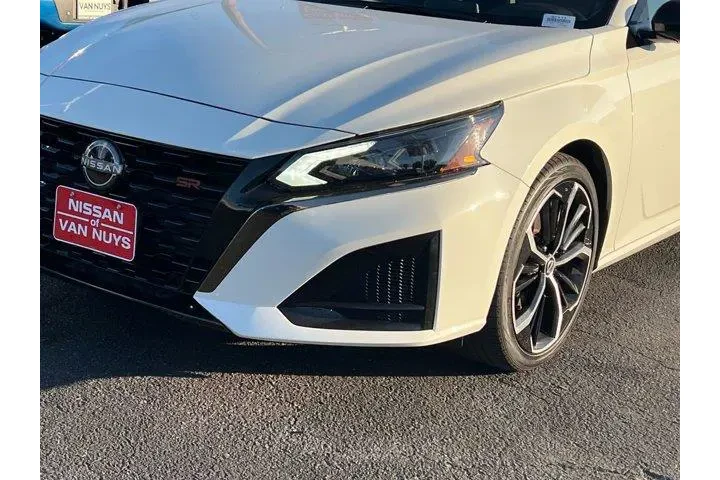 $21998 : Nissan Altima 2024 2.5 SR 4d image 9