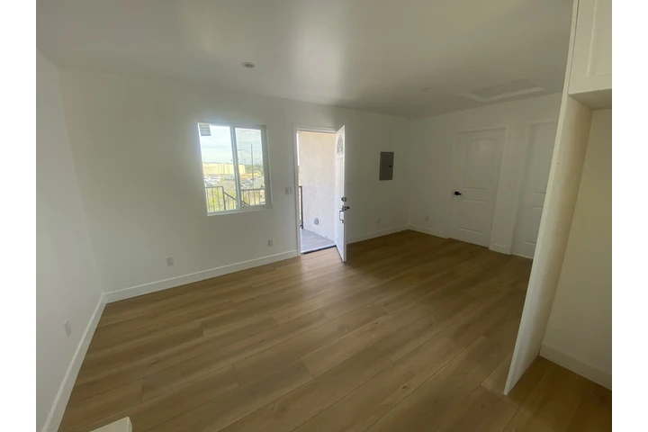 $2650 : Se renta image 2