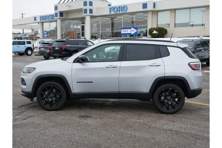 $24990 : Jeep Compass 2025 4x4 Latitu image 2