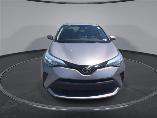 $20900 : PRE-OWNED 2020 TOYOTA C-HR LE image 3