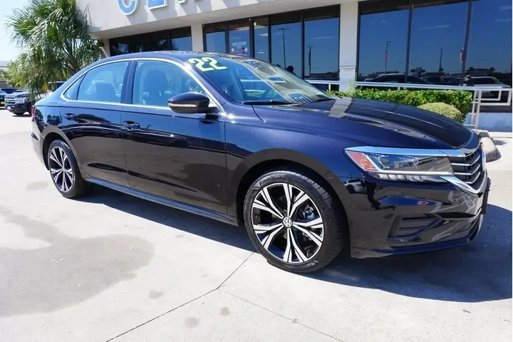$18988 : Volkswagen Passat 2022 SE 4d image 1