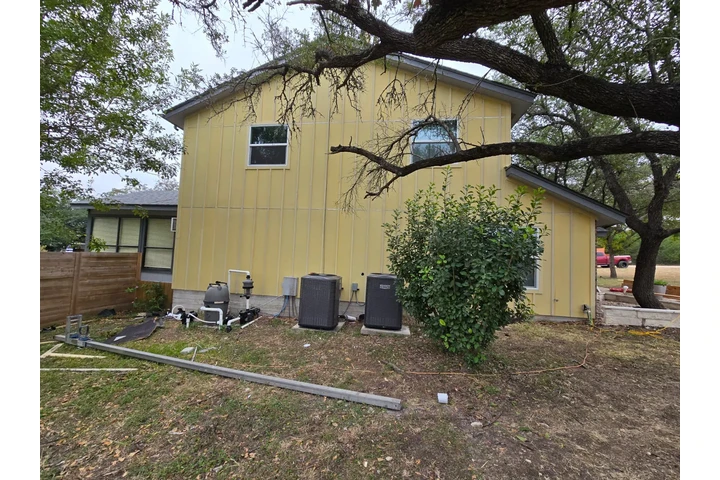 JIGH SIDING & CORNICE image 3