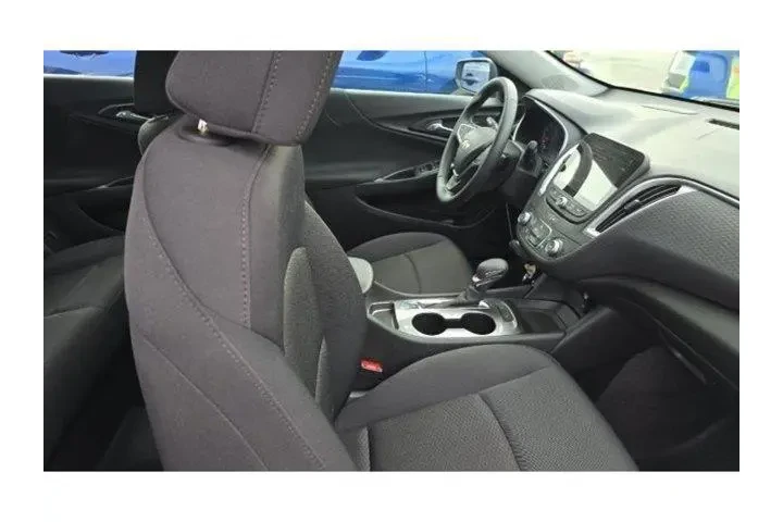 $25990 : Chevrolet Malibu 2025 RS 4dr image 6