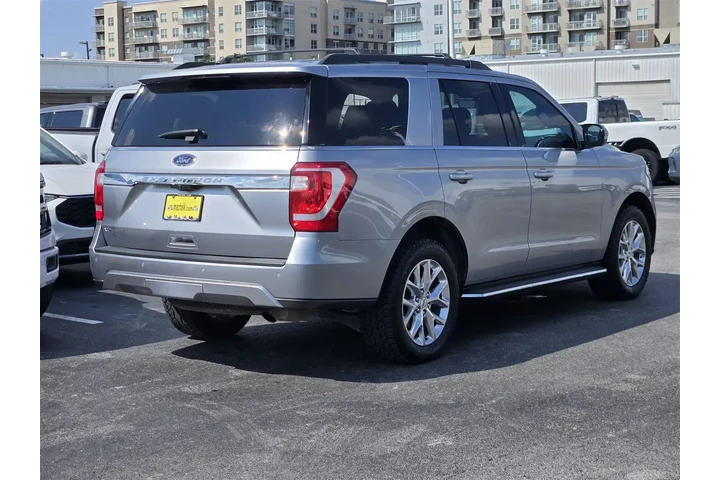 $31499 : Ford Expedition 2021 4x2 XLT image 4