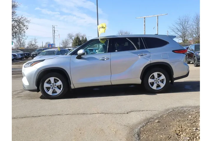 $26977 : Toyota Highlander 2022 AWD L image 6