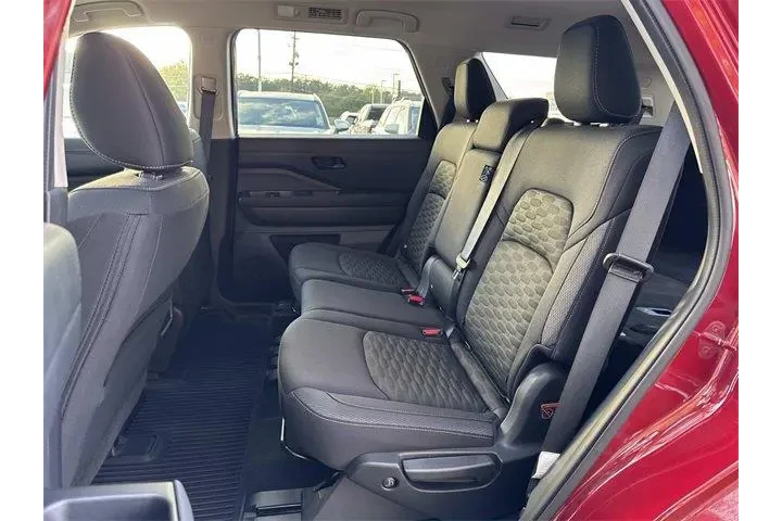 $31797 : Nissan Pathfinder 2024 SV 4d image 7