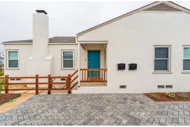 $2500 : newly remodeled 3 bed image 3