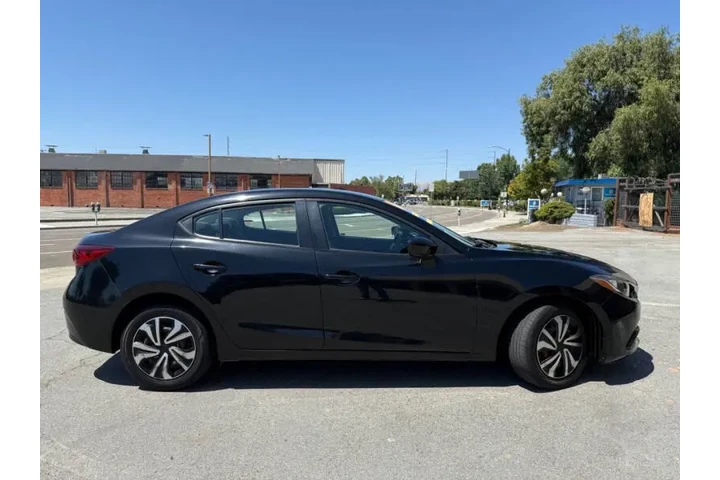 2016 MAZDA3 i Sport image 4