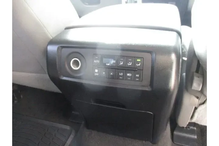 $9994 : Toyota Sequoia 2013 4x2 SR5 image 10