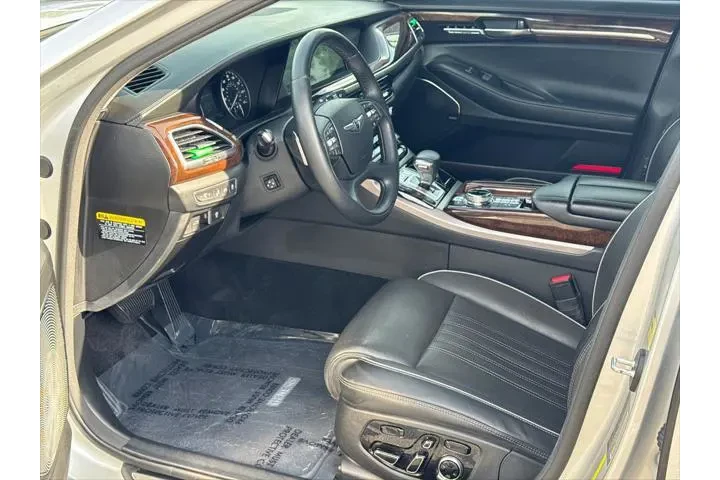 $24695 : Genesis G90 2019 3.3T Premiu image 9