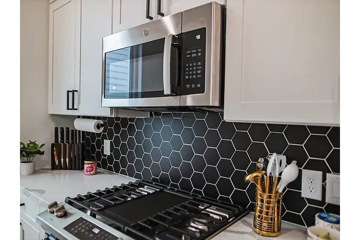 $3250 : New House for rent image 4