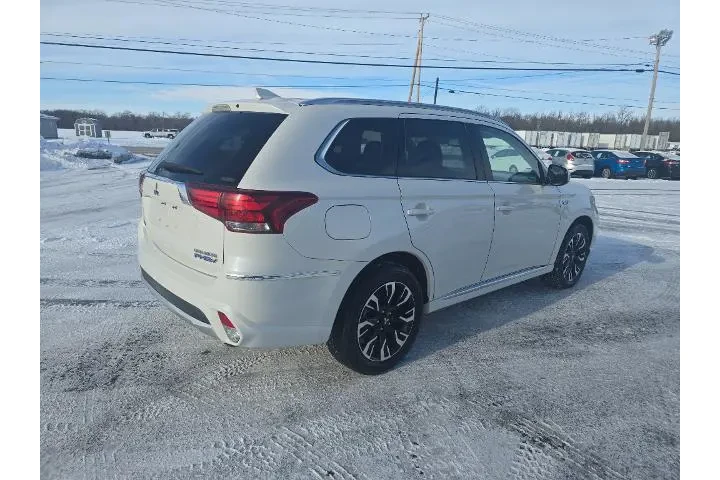 $15995 : Mitsubishi Outlander PHEV 20 image 5