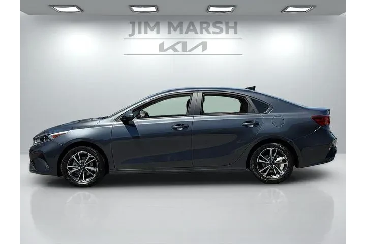 $18988 : Kia Forte 2023 LXS 4dr Sedan image 3
