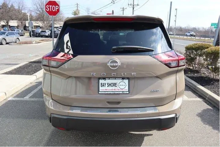 $23232 : Nissan Rogue 2025 AWD SV 4dr image 7