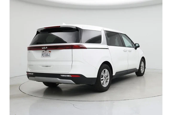 $33998 : Kia Carnival 2023 LX 4dr Min image 8