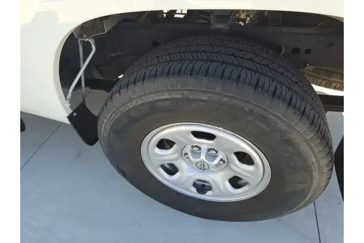 $26447 : Nissan Frontier 2023 4x4 S 4 image 7