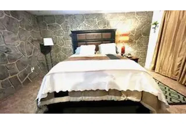 $1595 : Rental property with 2 bedro image 7