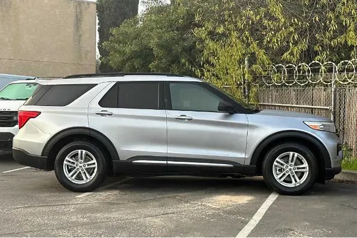 $22247 : Ford Explorer 2020 XLT 4dr S image 7