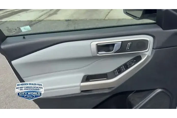 $30288 : Ford Explorer 2023 AWD XLT 4 image 7
